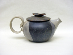 Theiere - D: 16cm  H: 12,5cm